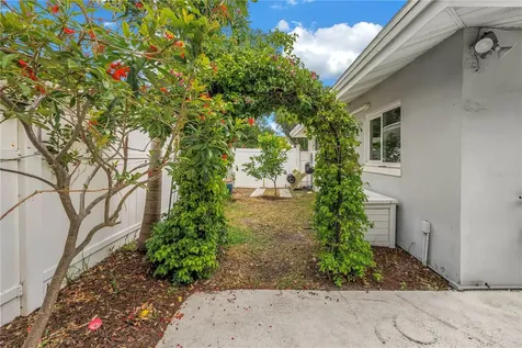2856 65th Way N St Petersburg FL 33710