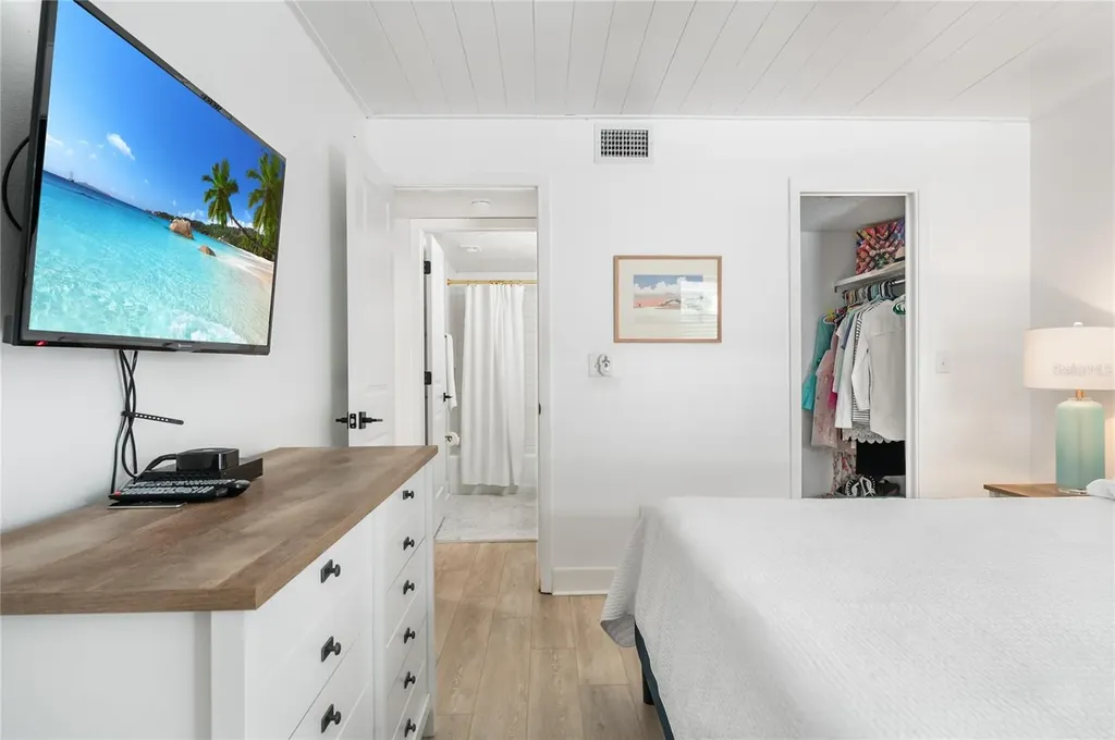 1007 Gulf Drive N Bradenton Beach FL 34217
