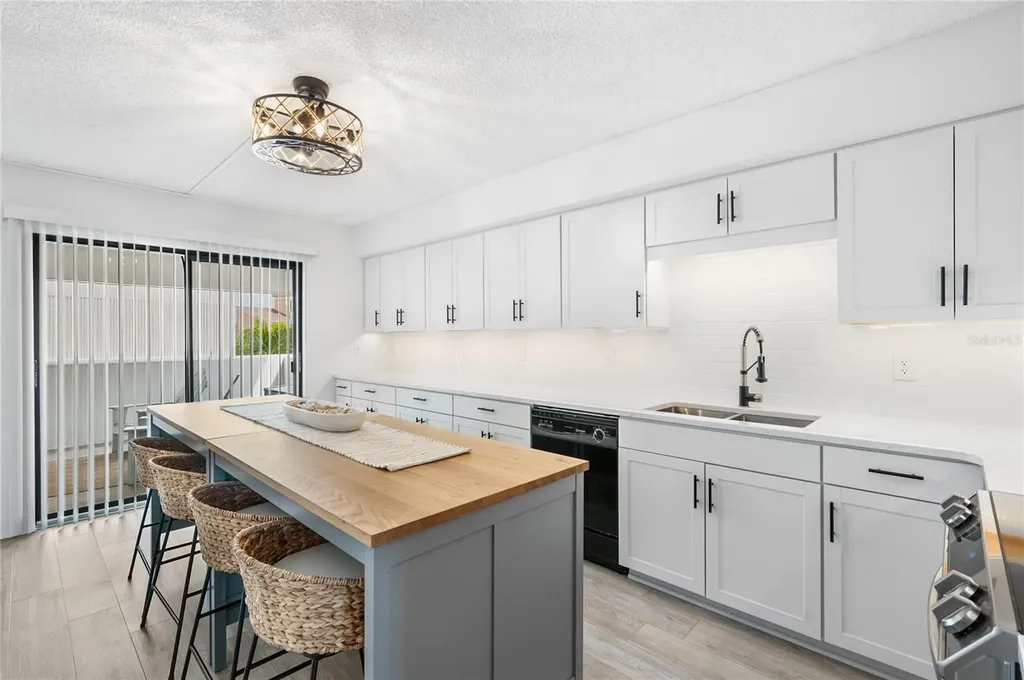 1007 Gulf Drive N Bradenton Beach FL 34217