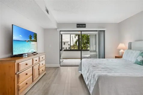 1007 Gulf Drive N Bradenton Beach FL 34217