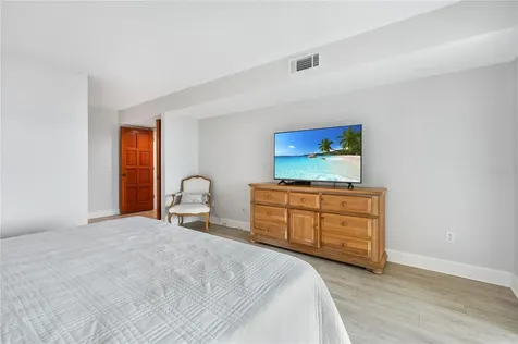 1007 Gulf Drive N Bradenton Beach FL 34217