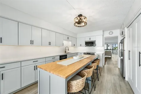1007 Gulf Drive N Bradenton Beach FL 34217