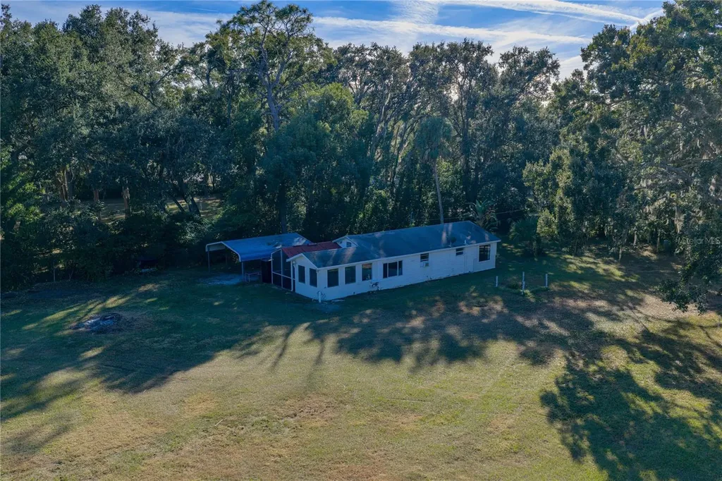 215 Skywood Drive Valrico FL 33594