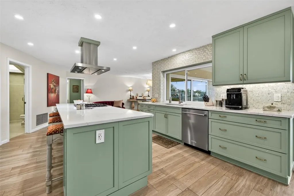 4712 Overlook Drive NE St Petersburg FL 33703