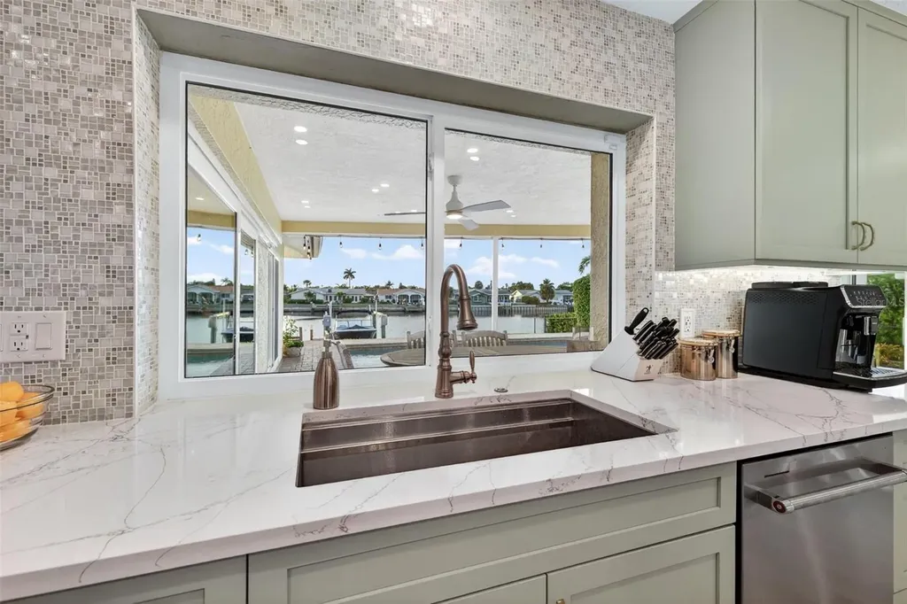 4712 Overlook Drive NE St Petersburg FL 33703