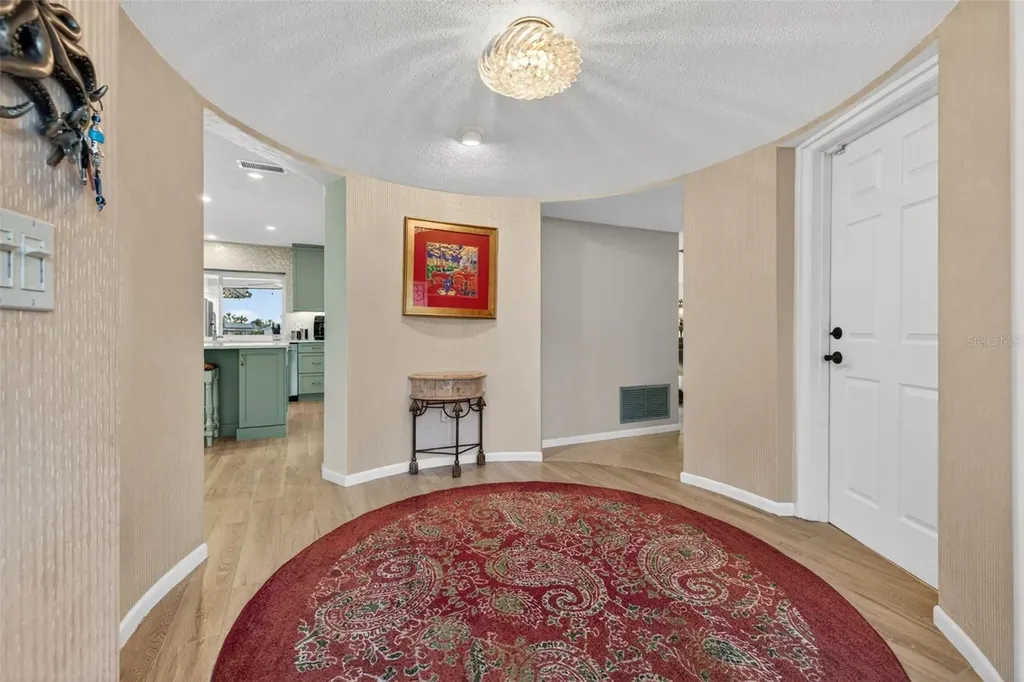 4712 Overlook Drive NE St Petersburg FL 33703