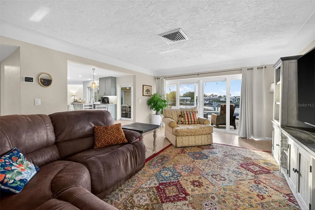 4712 Overlook Drive NE St Petersburg FL 33703