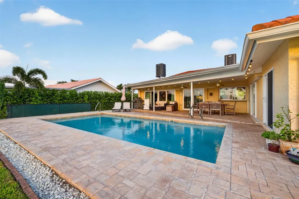 4712 Overlook Drive NE St Petersburg FL 33703