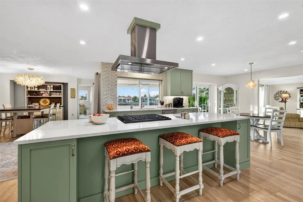 4712 Overlook Drive NE St Petersburg FL 33703