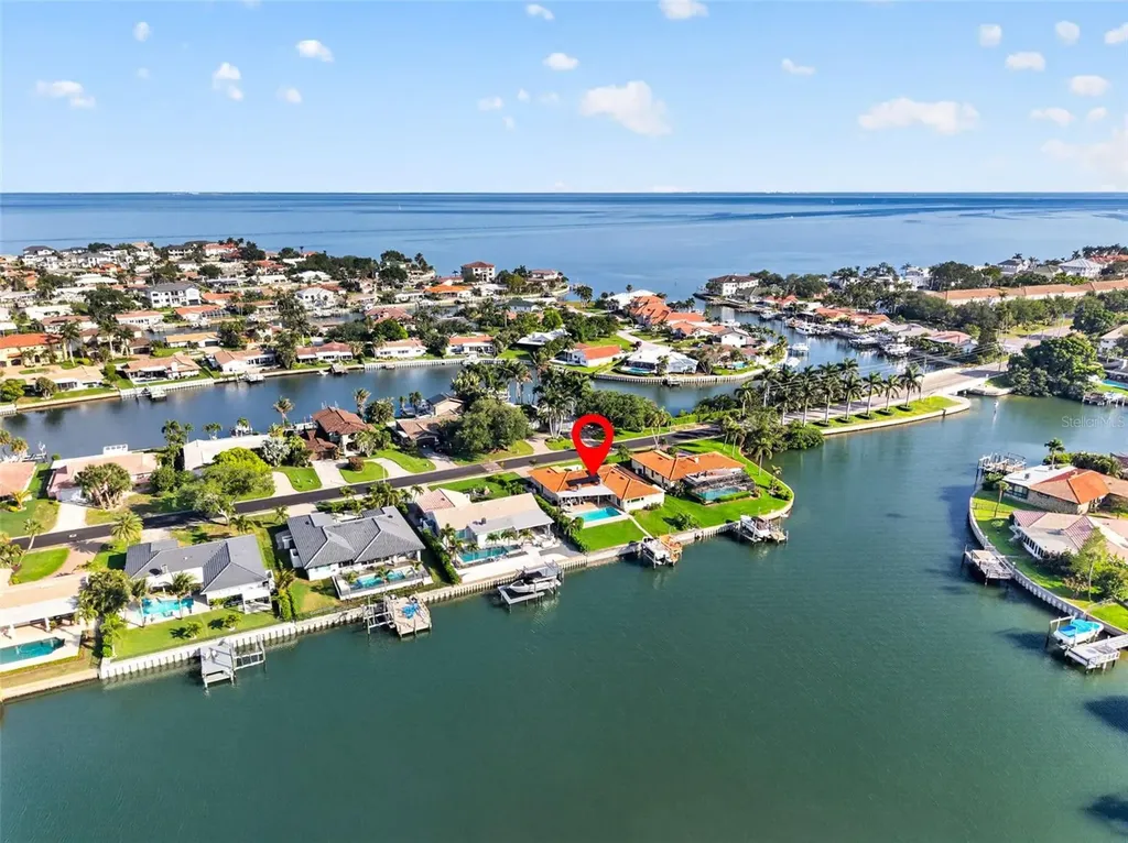 4712 Overlook Drive NE St Petersburg FL 33703