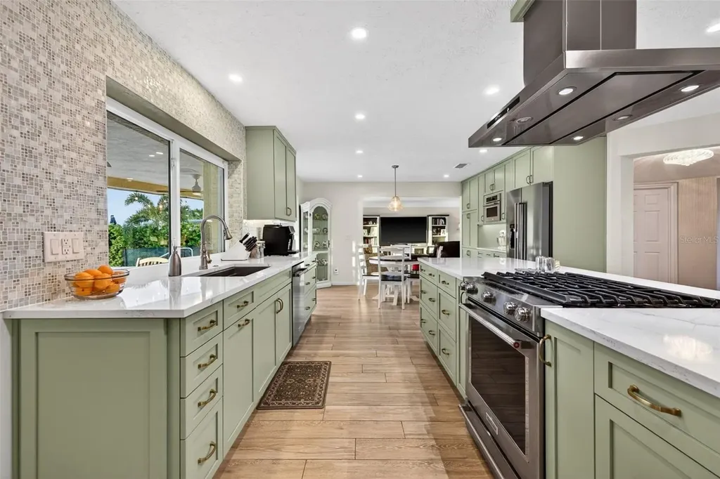 4712 Overlook Drive NE St Petersburg FL 33703