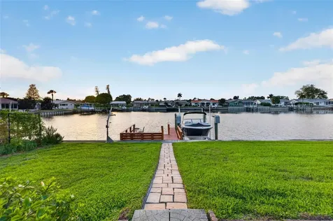 4712 Overlook Drive NE St Petersburg FL 33703