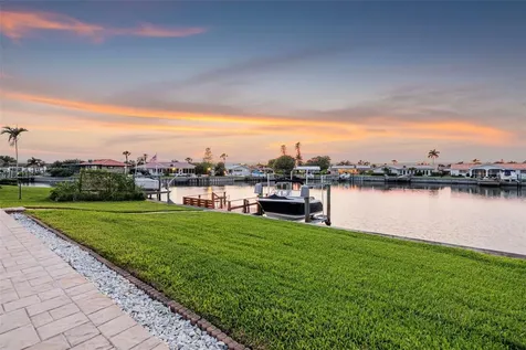 4712 Overlook Drive NE St Petersburg FL 33703
