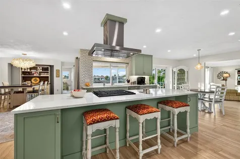 4712 Overlook Drive NE St Petersburg FL 33703