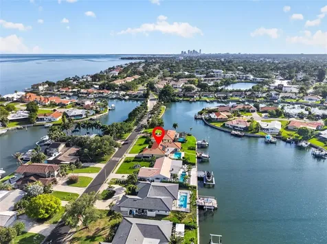 4712 Overlook Drive NE St Petersburg FL 33703