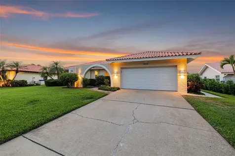 4712 Overlook Drive NE St Petersburg FL 33703