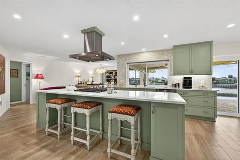 4712 Overlook Drive NE St Petersburg FL 33703
