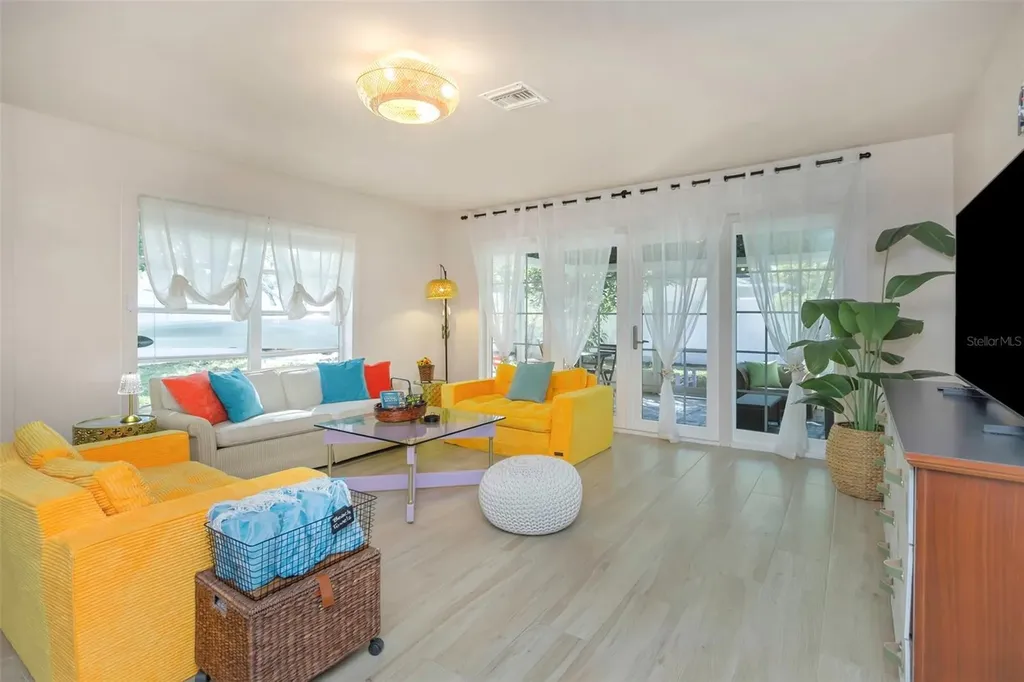 1057 Calumet Street Clearwater FL 33755