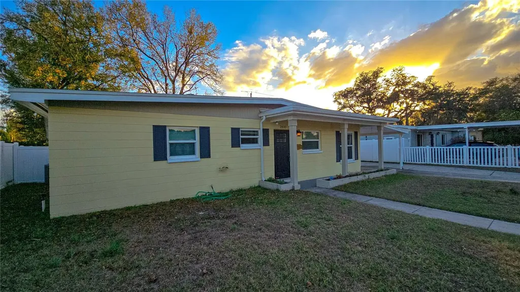 2810 W Robson Street Tampa FL 33614