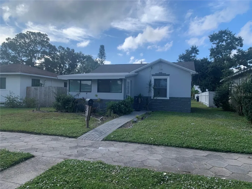 4520 Burlington Avenue N St Petersburg FL 33713