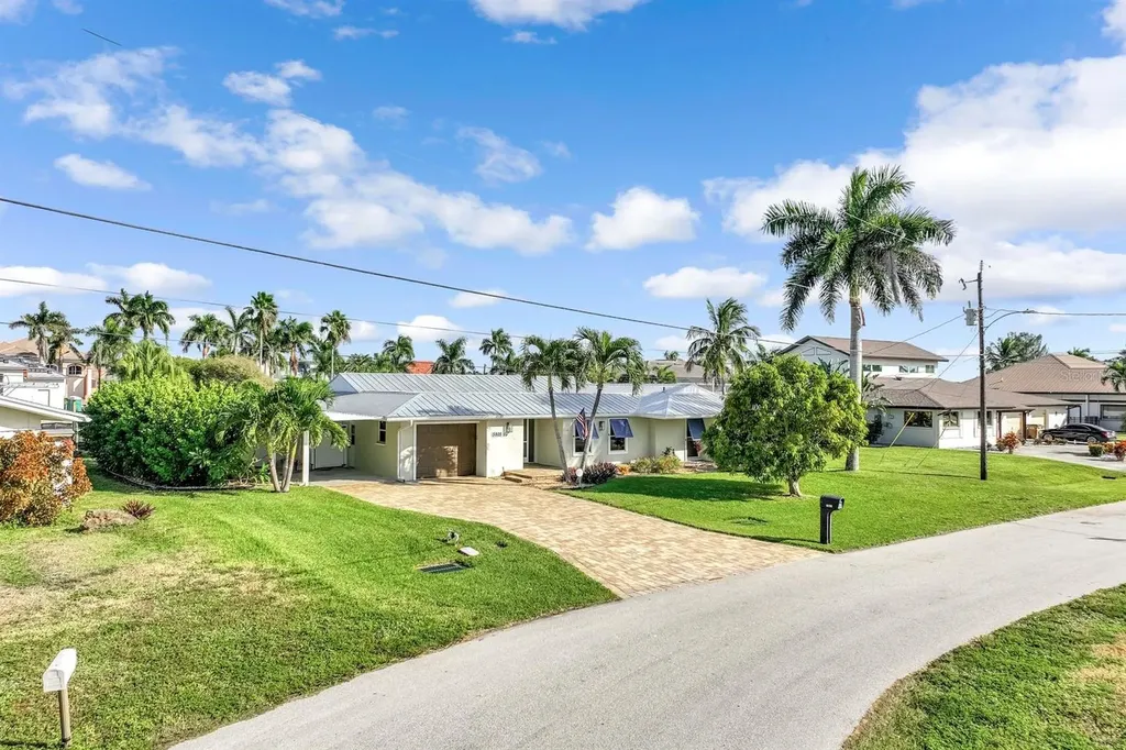 5805 SW 1st Place Cape Coral FL 33914