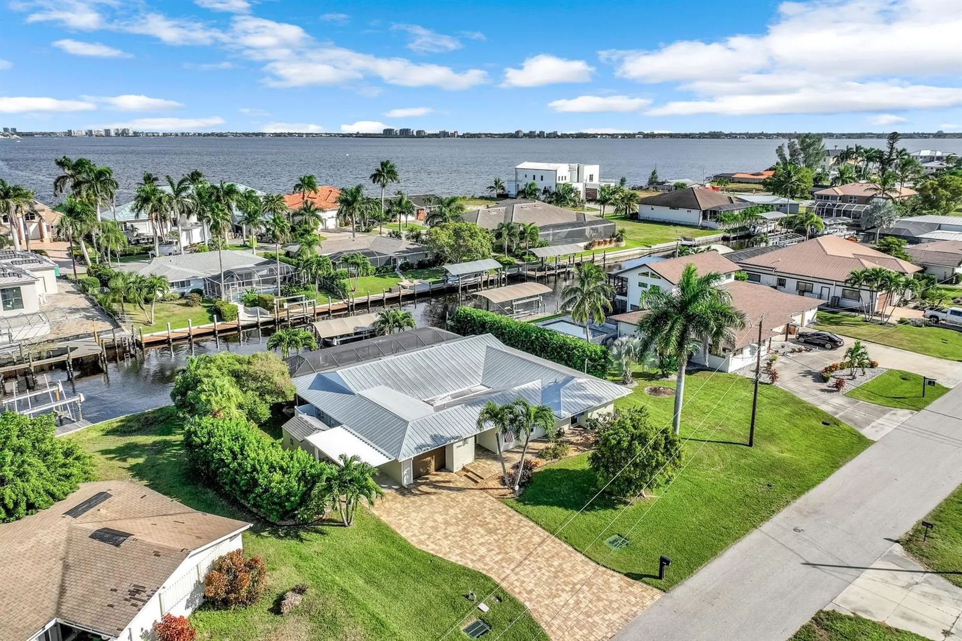 5805 SW 1st Place Cape Coral FL 33914