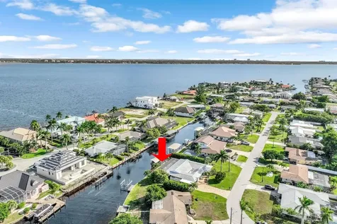 5805 SW 1st Place Cape Coral FL 33914