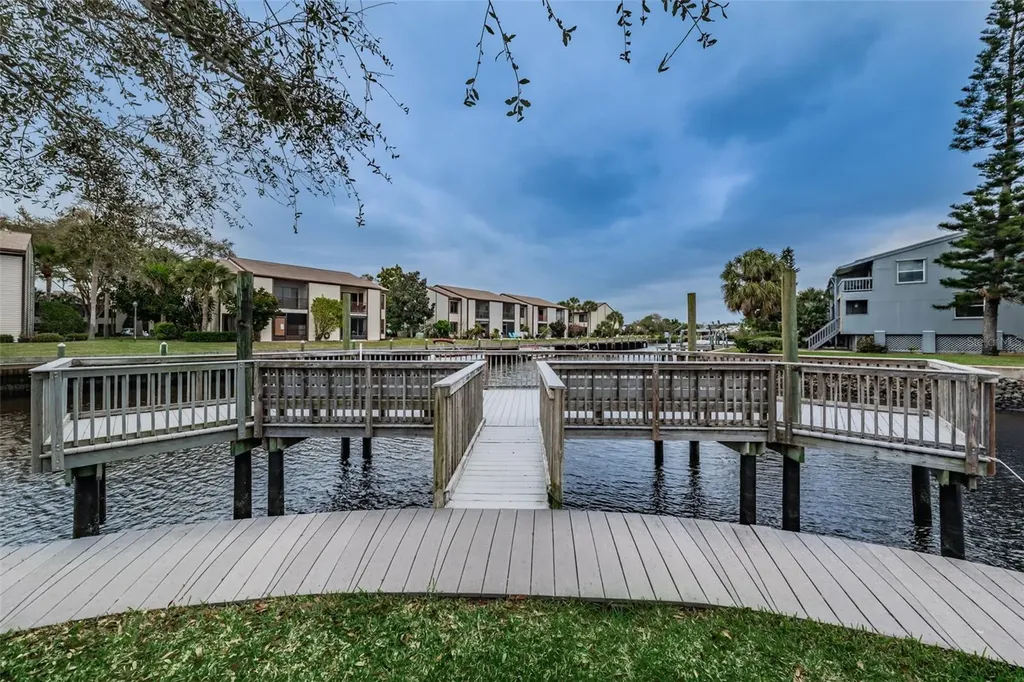 842 Callista Cay Loop Tarpon Springs FL 34689