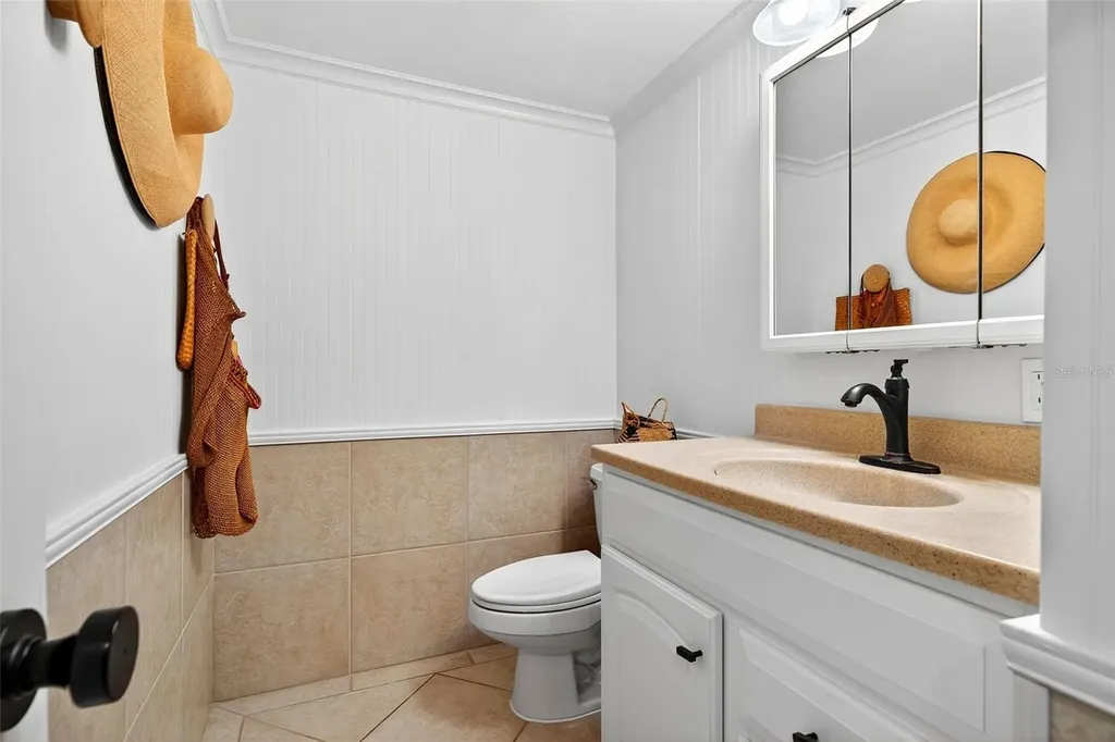 2100 Benjamin Franklin Drive Sarasota FL 34236