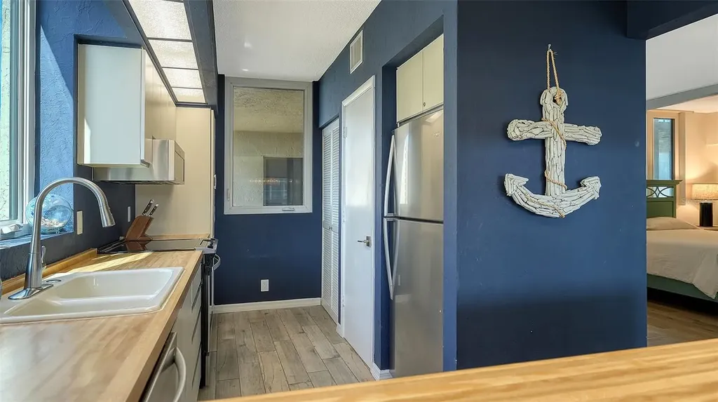 1115 Gulf Of Mexico Drive Longboat Key FL 34228