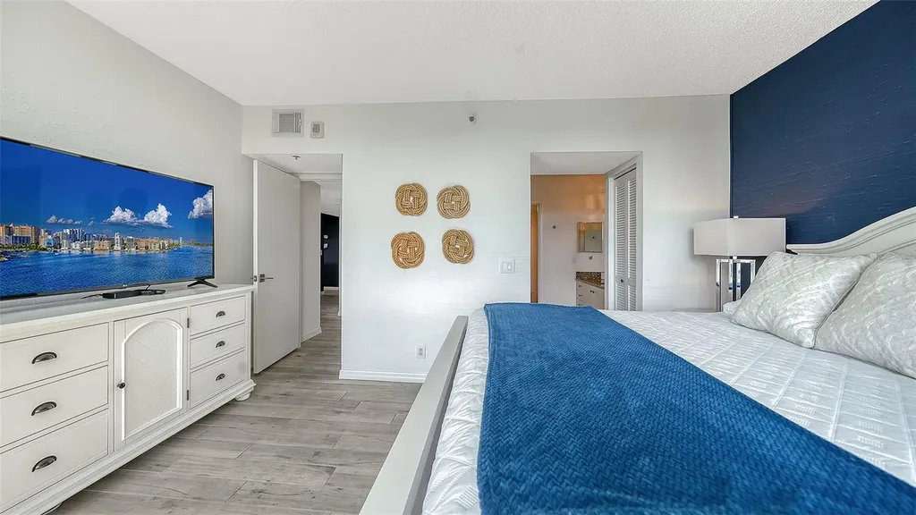 1115 Gulf Of Mexico Drive Longboat Key FL 34228