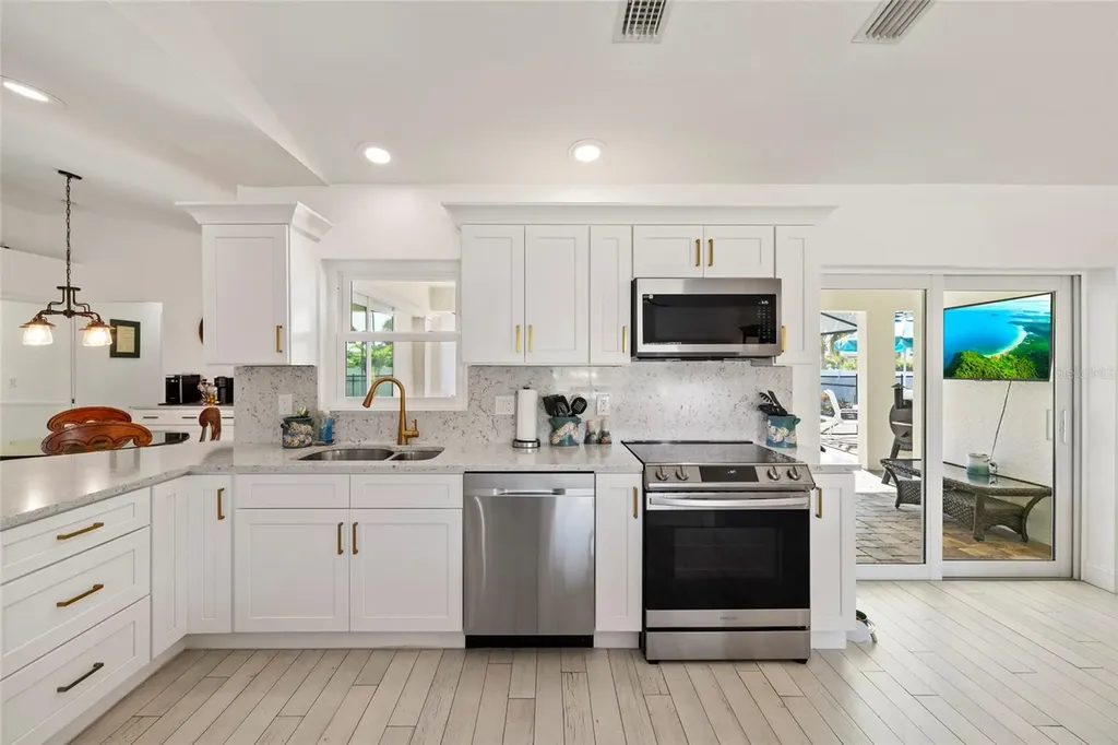 3504 SW 6th Street Cape Coral FL 33991