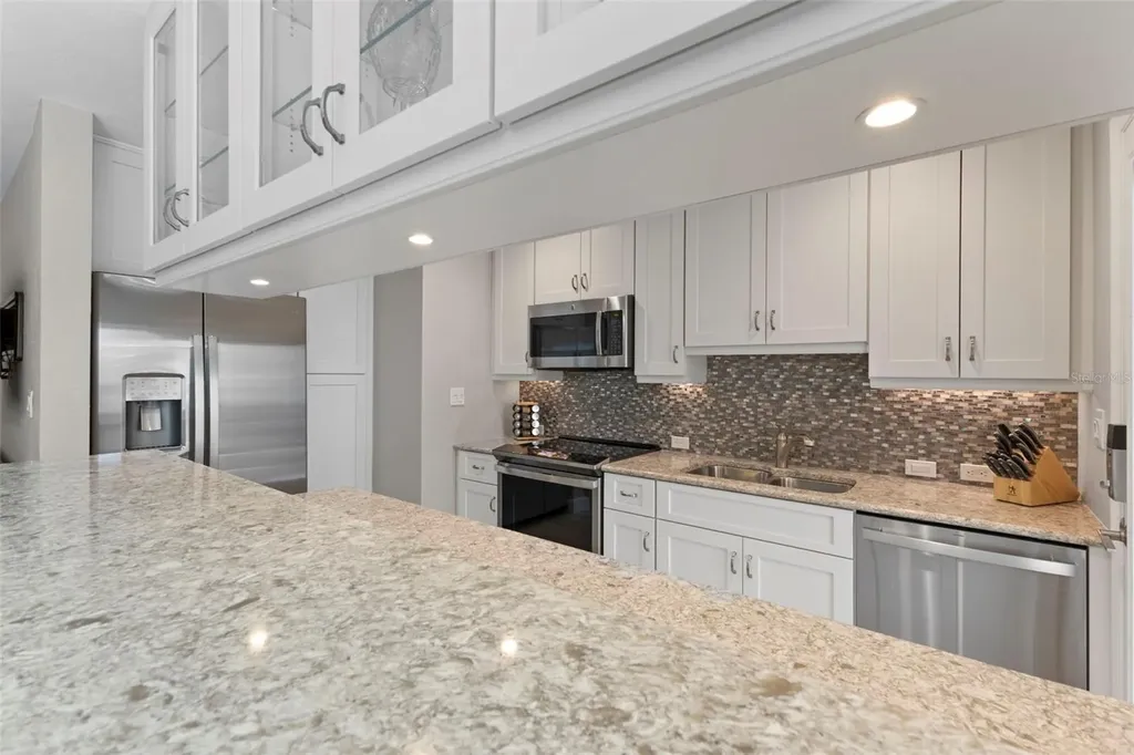 137 Avenida Messina Sarasota FL 34242