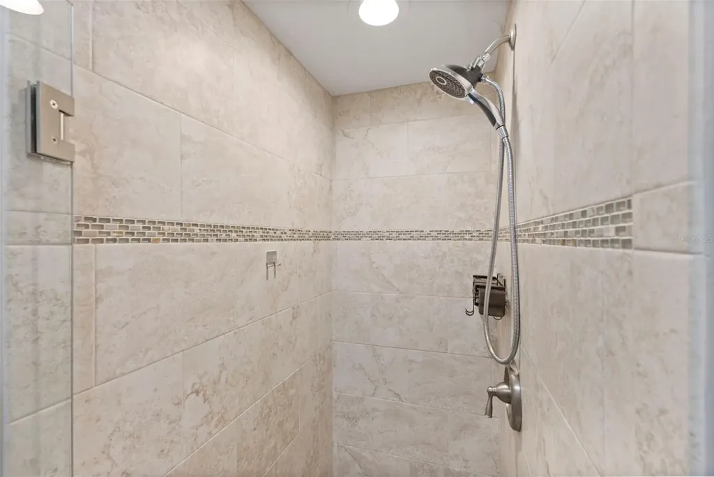 137 Avenida Messina Sarasota FL 34242