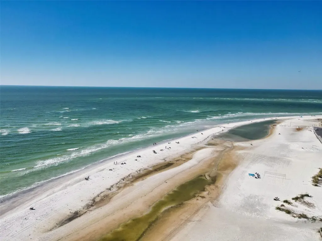 137 Avenida Messina Sarasota FL 34242