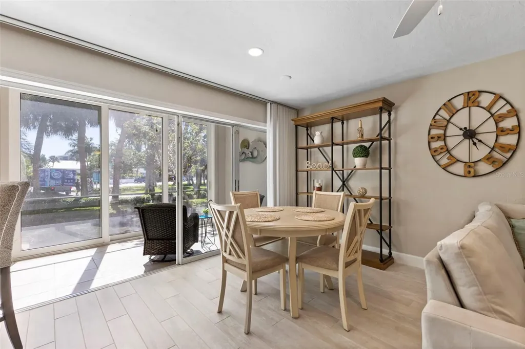 137 Avenida Messina Sarasota FL 34242