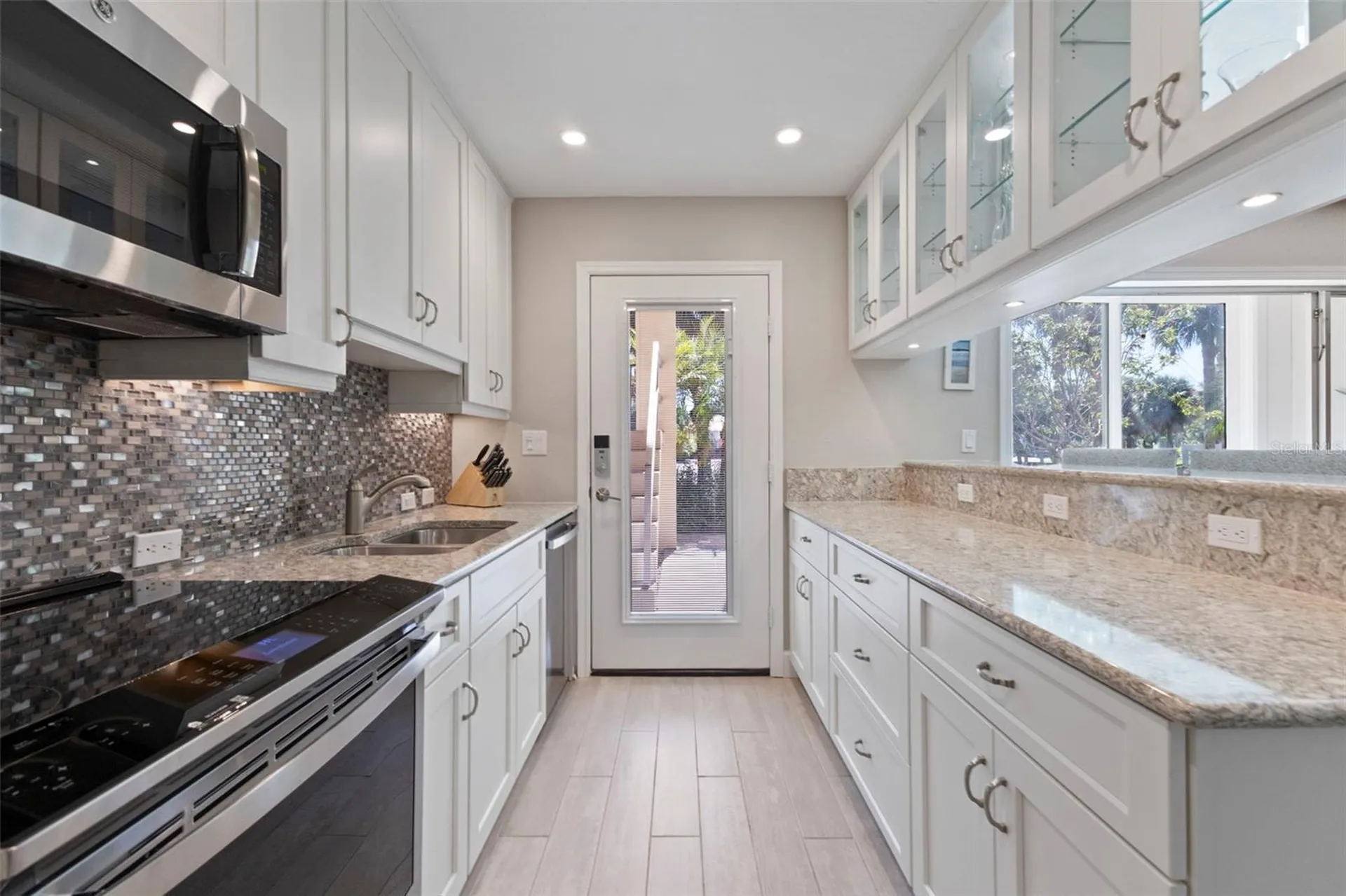 137 Avenida Messina Sarasota FL 34242
