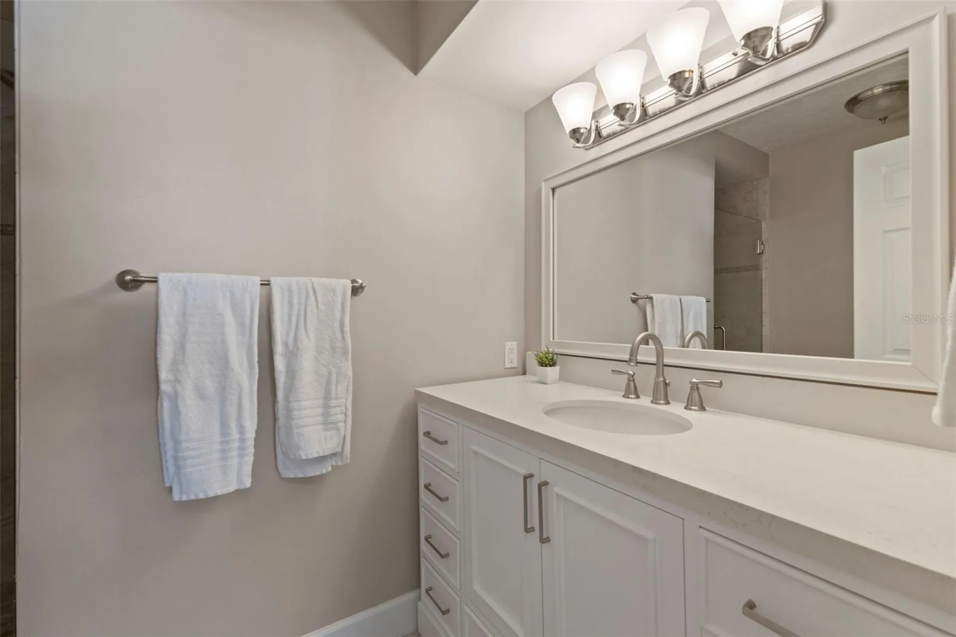 137 Avenida Messina Sarasota FL 34242
