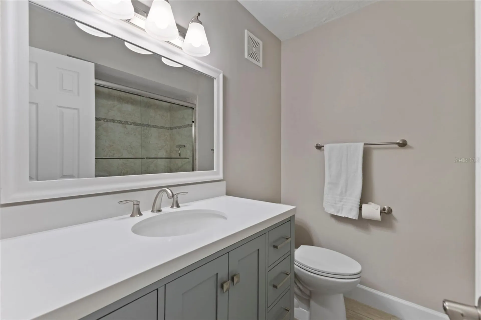 137 Avenida Messina Sarasota FL 34242