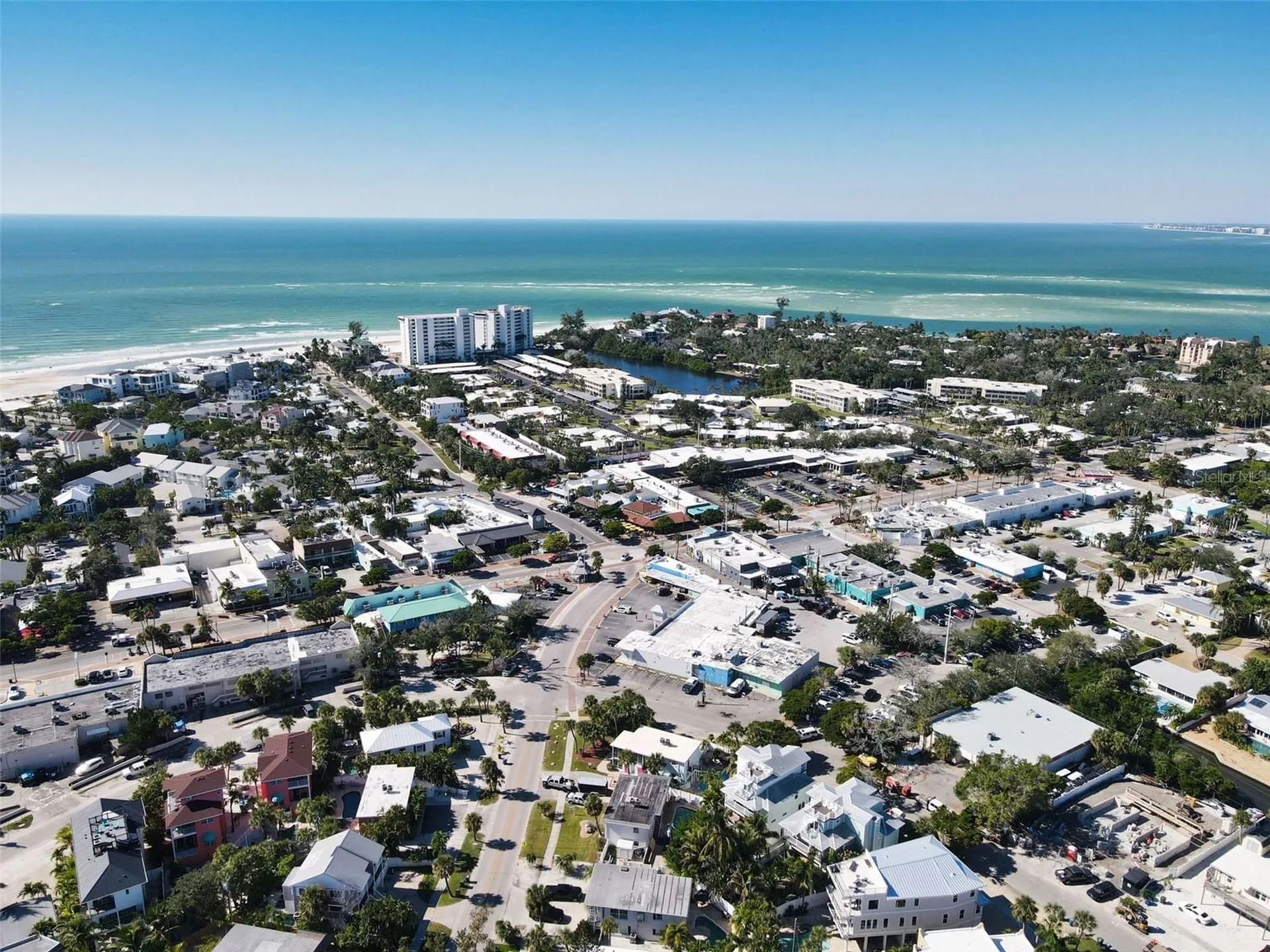 137 Avenida Messina Sarasota FL 34242