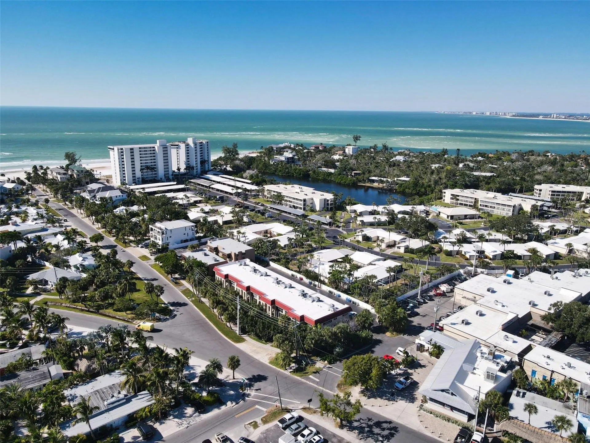 137 Avenida Messina Sarasota FL 34242