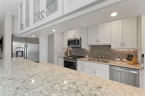 137 Avenida Messina Sarasota FL 34242