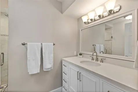 137 Avenida Messina Sarasota FL 34242