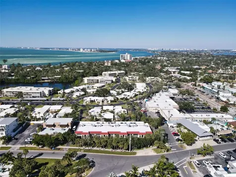 137 Avenida Messina Sarasota FL 34242