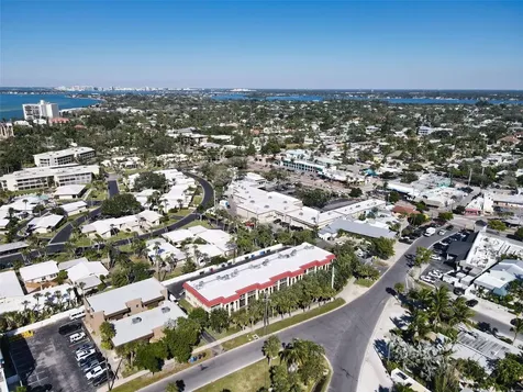 137 Avenida Messina Sarasota FL 34242