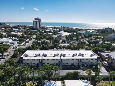 137 Avenida Messina Sarasota FL 34242