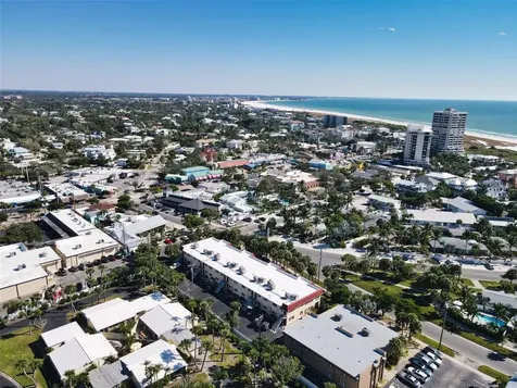 137 Avenida Messina Sarasota FL 34242