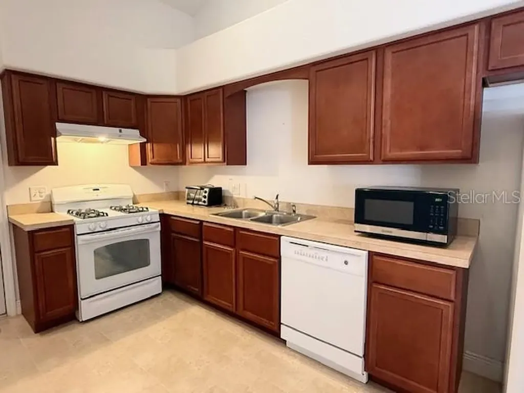 1023 David Walker Drive Tavares FL 32778