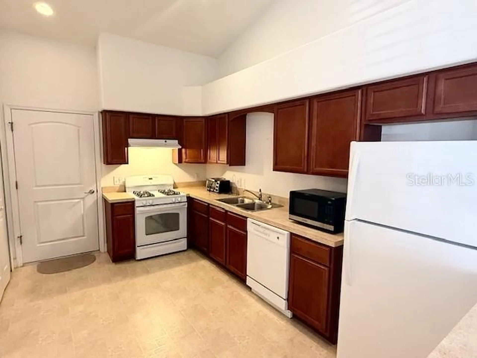 1023 David Walker Drive Tavares FL 32778