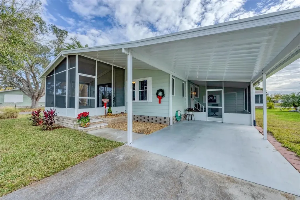 827 Tangerine Woods Boulevard Englewood FL 34223